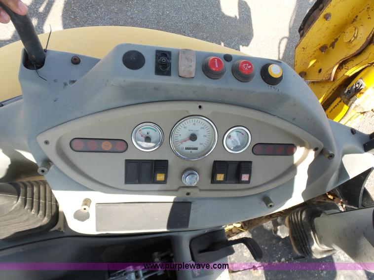 image for item J2793 2004 Komatsu WB140-2N backhoe