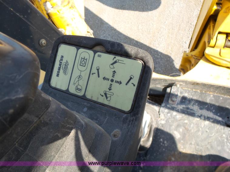 image for item J2793 2004 Komatsu WB140-2N backhoe
