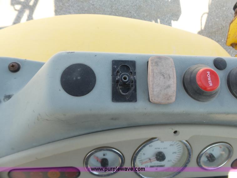 image for item J2793 2004 Komatsu WB140-2N backhoe