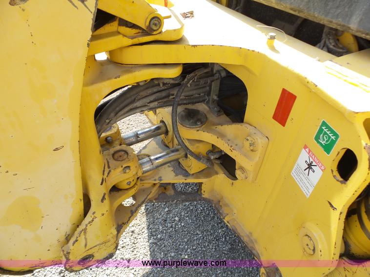 image for item J2793 2004 Komatsu WB140-2N backhoe