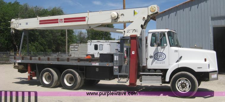 image for item J2797 2001 Volvo WG crane truck