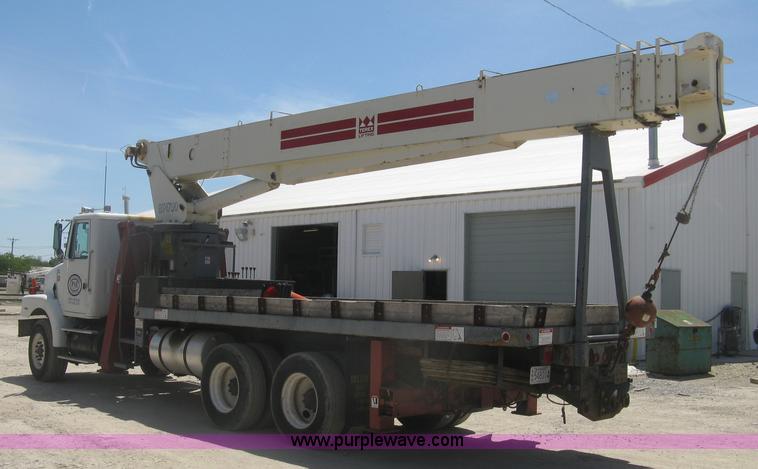 image for item J2797 2001 Volvo WG crane truck