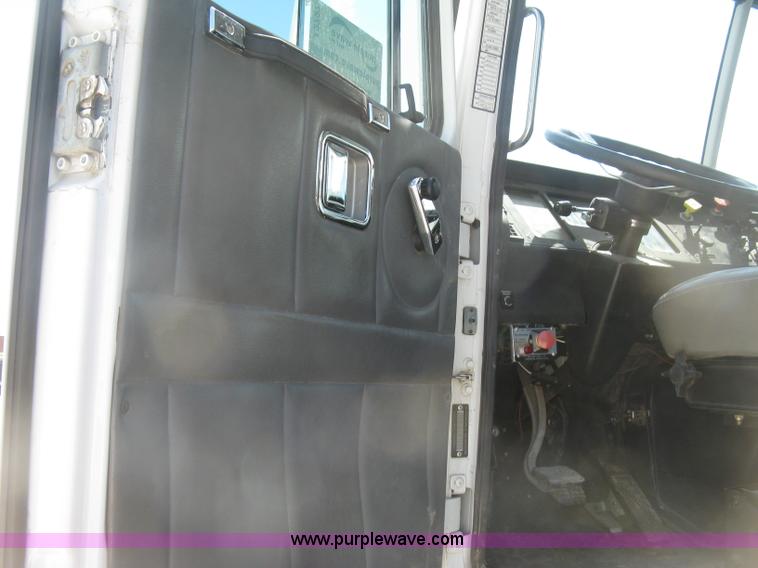 image for item J2797 2001 Volvo WG crane truck