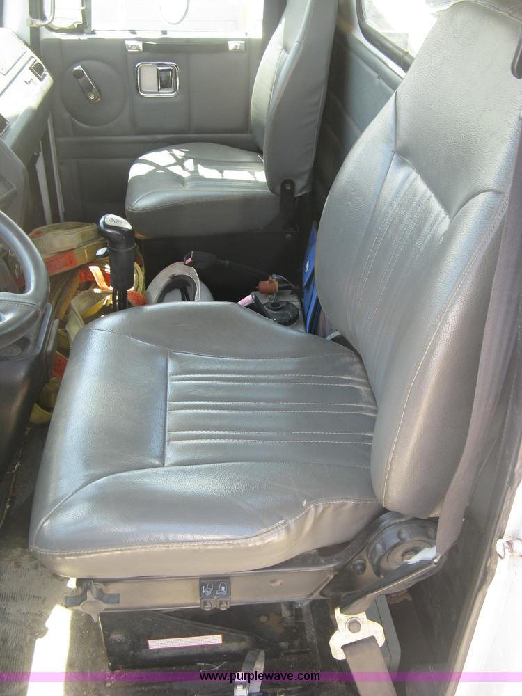 image for item J2797 2001 Volvo WG crane truck