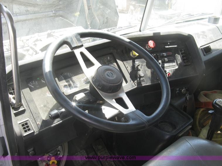 image for item J2797 2001 Volvo WG crane truck