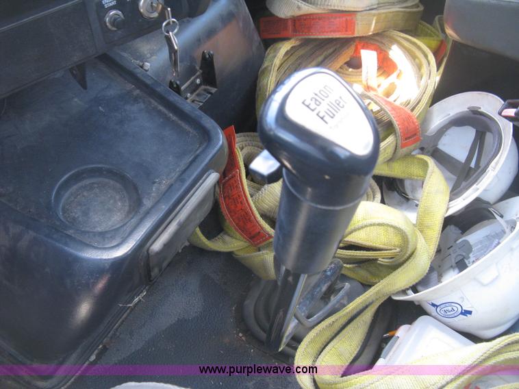 image for item J2797 2001 Volvo WG crane truck