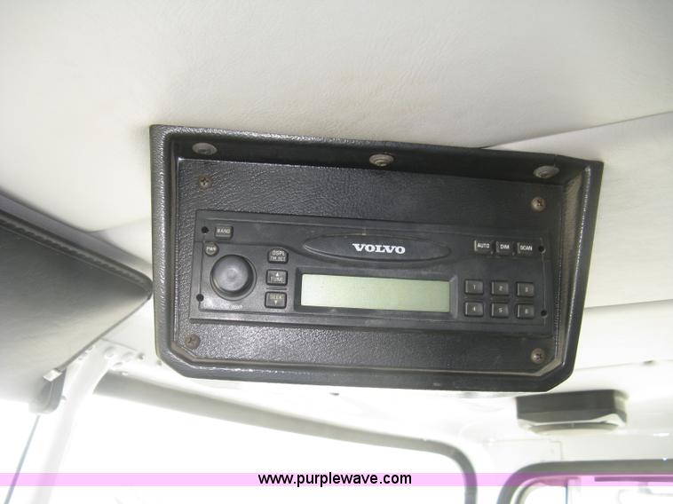 image for item J2797 2001 Volvo WG crane truck