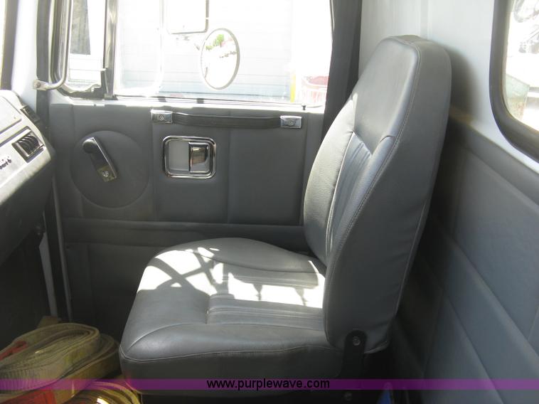 image for item J2797 2001 Volvo WG crane truck