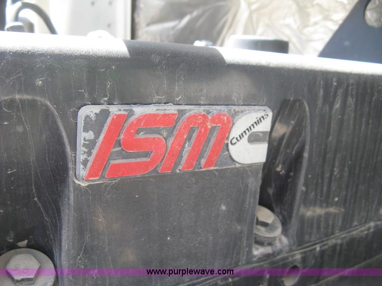 image for item J2797 2001 Volvo WG crane truck