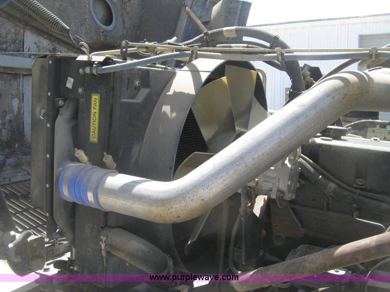 image for item J2797 2001 Volvo WG crane truck