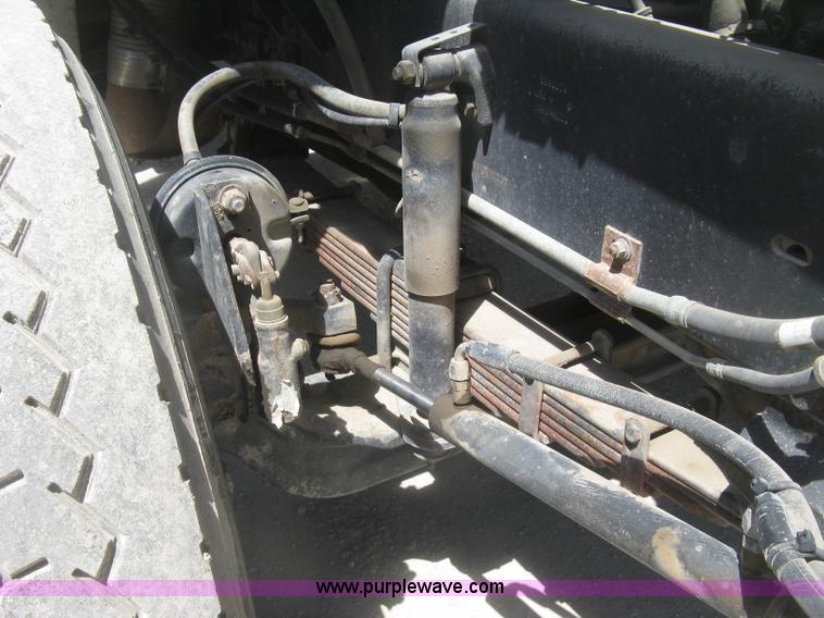 image for item J2797 2001 Volvo WG crane truck