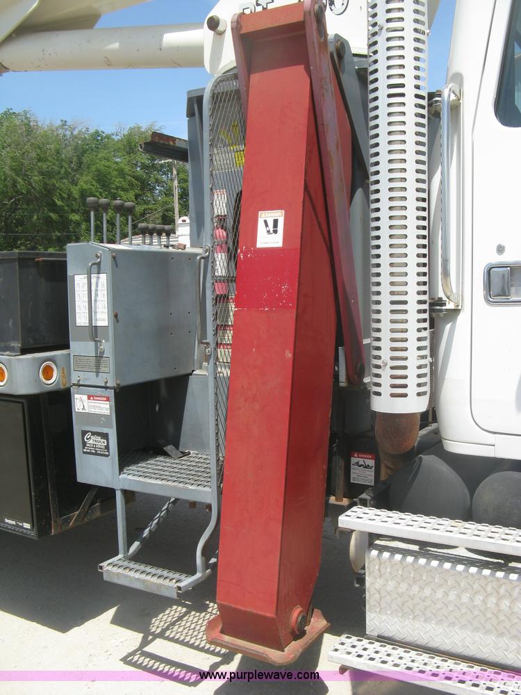 image for item J2797 2001 Volvo WG crane truck