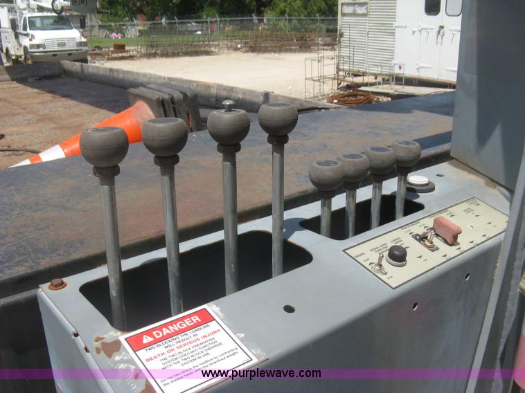 image for item J2797 2001 Volvo WG crane truck