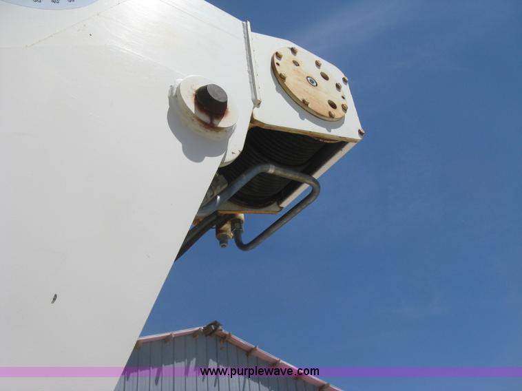 image for item J2797 2001 Volvo WG crane truck