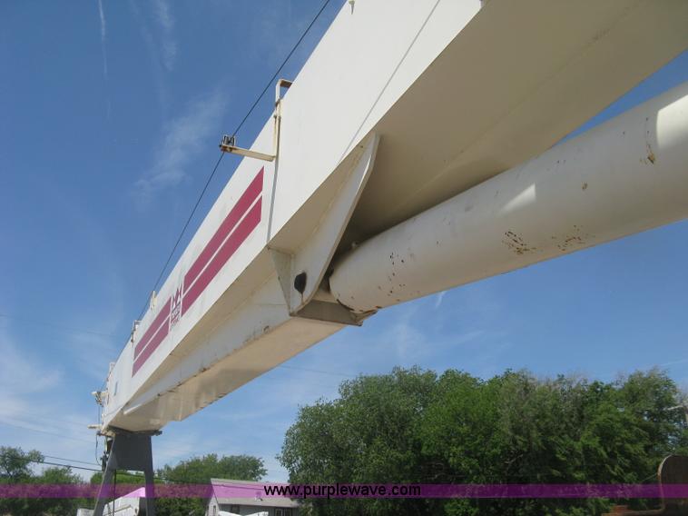 image for item J2797 2001 Volvo WG crane truck