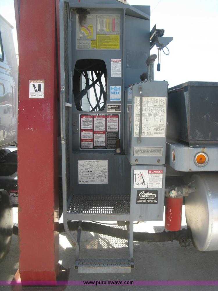 image for item J2797 2001 Volvo WG crane truck