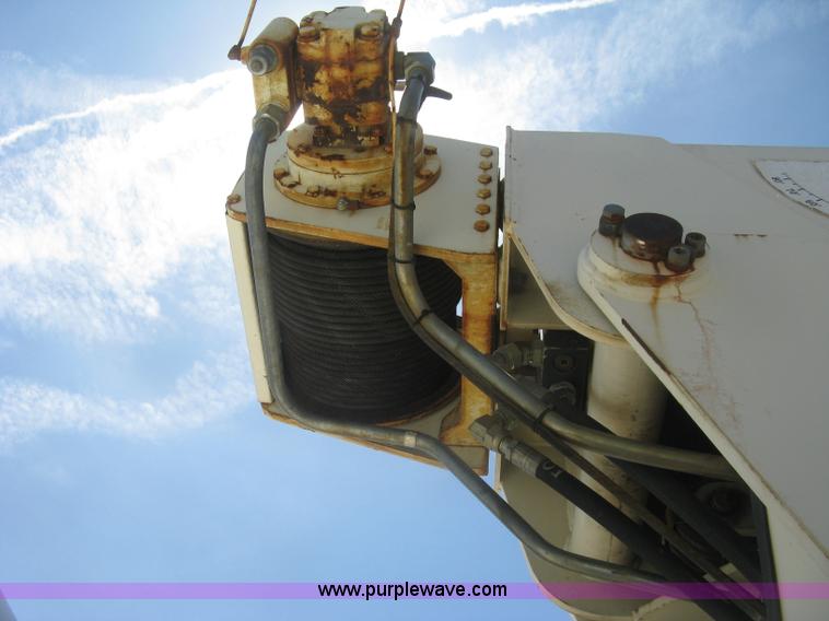 image for item J2797 2001 Volvo WG crane truck