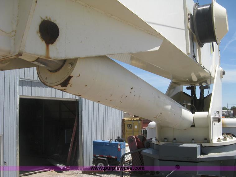 image for item J2797 2001 Volvo WG crane truck