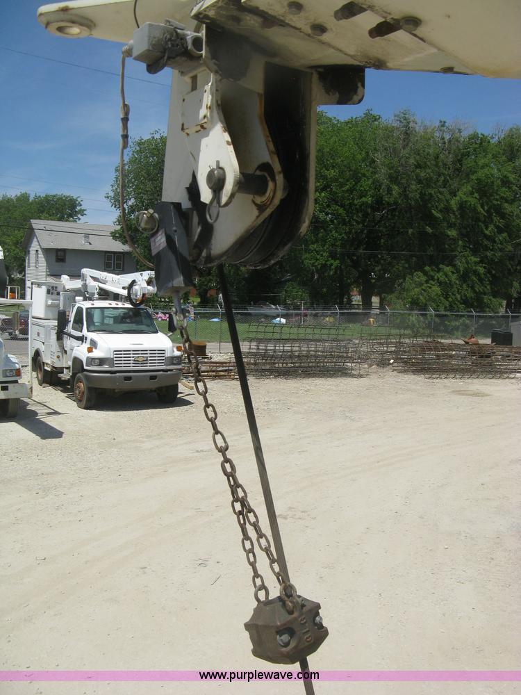 image for item J2797 2001 Volvo WG crane truck