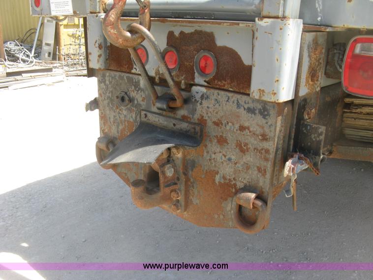 image for item J2797 2001 Volvo WG crane truck