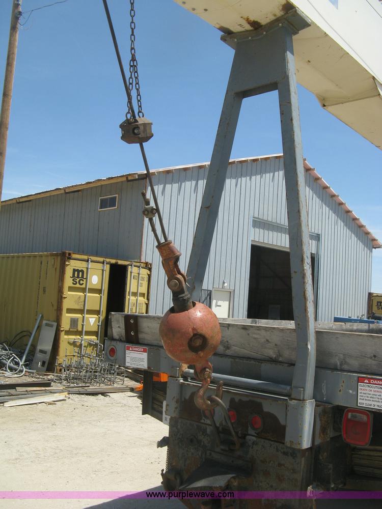 image for item J2797 2001 Volvo WG crane truck