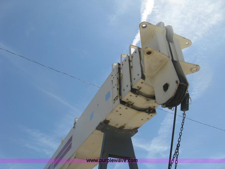 image for item J2797 2001 Volvo WG crane truck