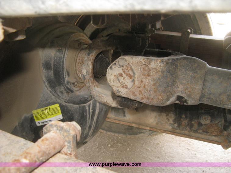 image for item J2797 2001 Volvo WG crane truck