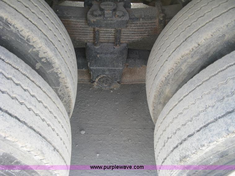 image for item J2797 2001 Volvo WG crane truck