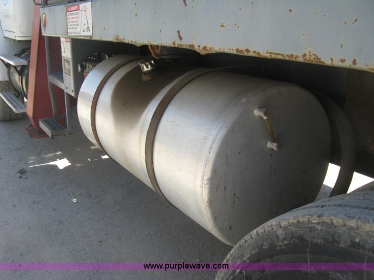 image for item J2797 2001 Volvo WG crane truck