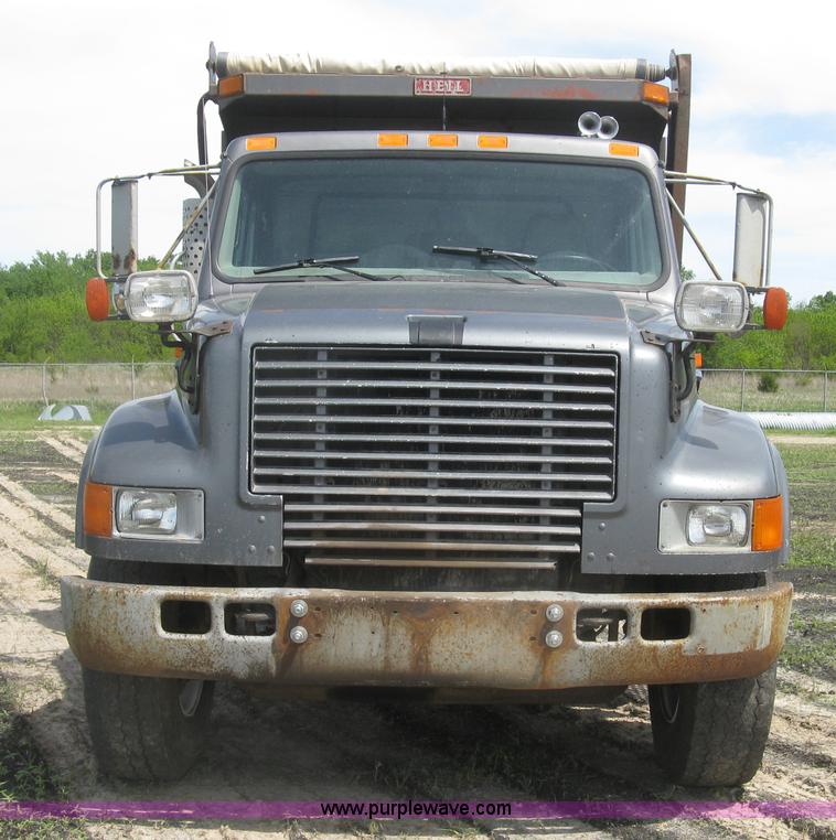 image for item J2801 1997 International 4900 dump truck