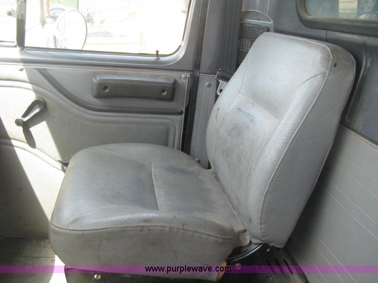 image for item J2801 1997 International 4900 dump truck