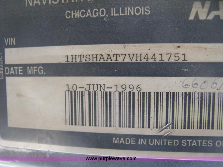 image for item J2801 1997 International 4900 dump truck