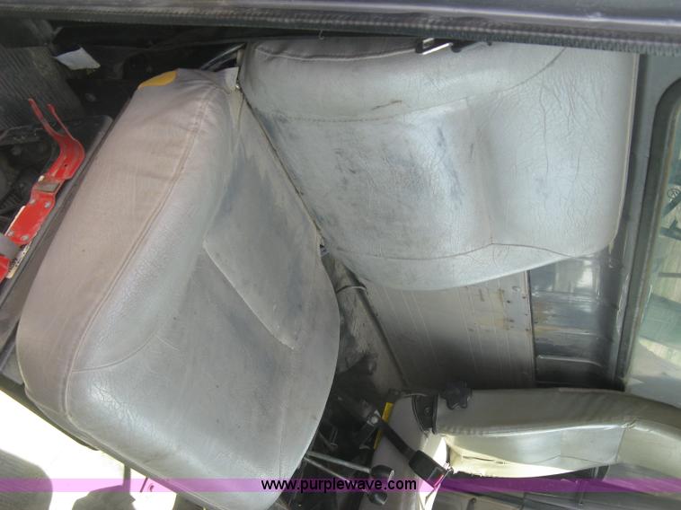 image for item J2801 1997 International 4900 dump truck