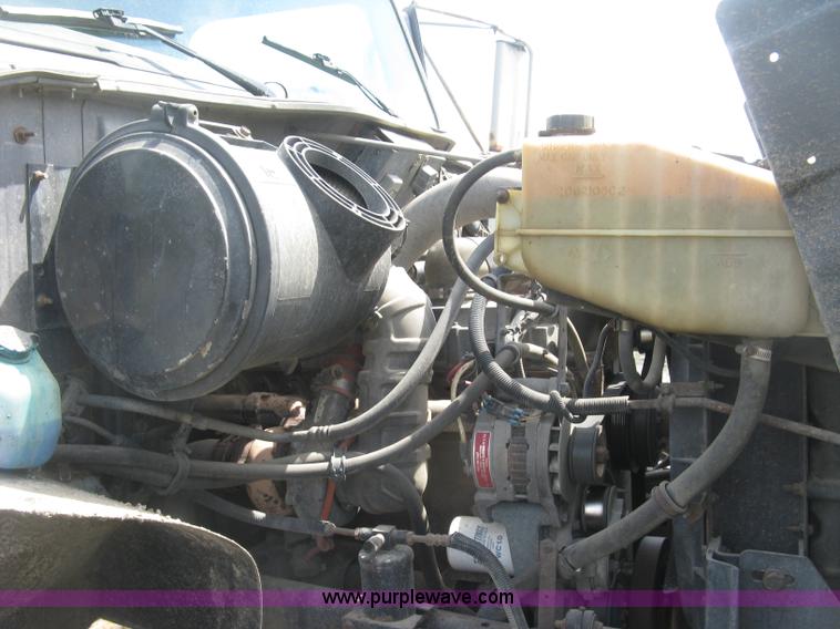 image for item J2801 1997 International 4900 dump truck