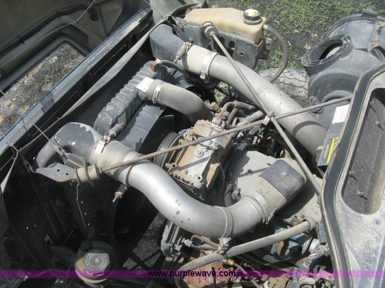 image for item J2801 1997 International 4900 dump truck