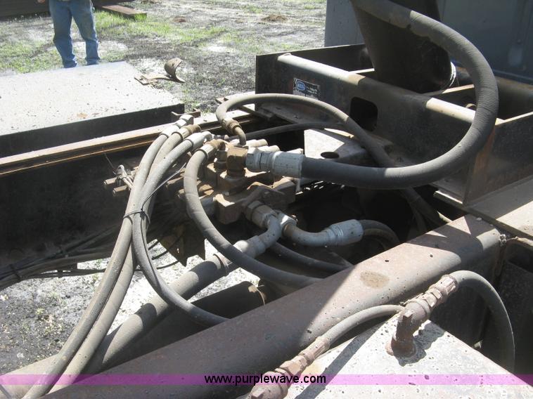 image for item J2801 1997 International 4900 dump truck