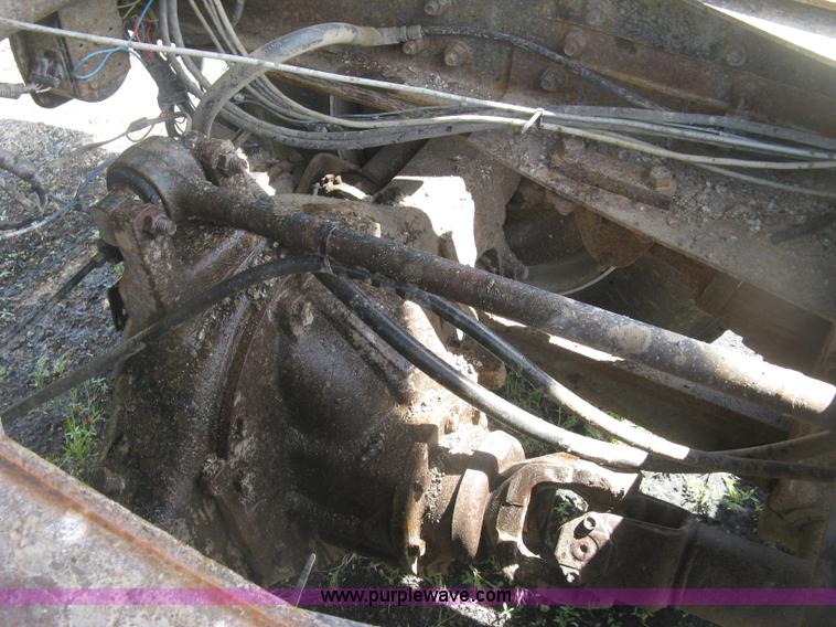 image for item J2801 1997 International 4900 dump truck