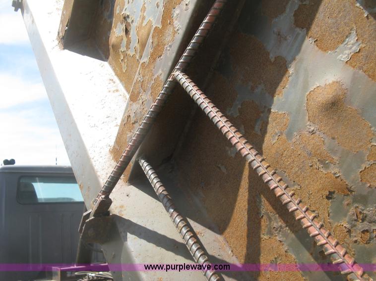 image for item J2801 1997 International 4900 dump truck