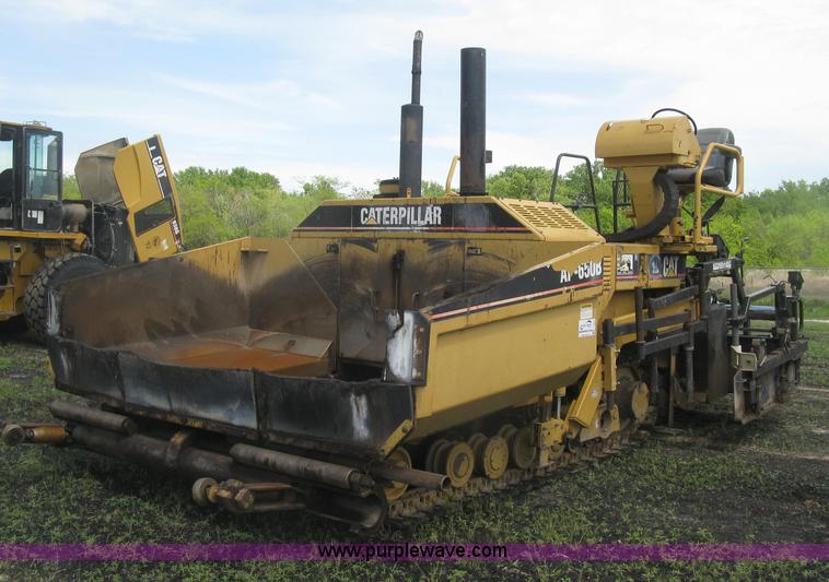 image for item J2802 Caterpillar AP-650B asphalt paver