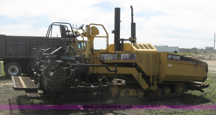 image for item J2802 Caterpillar AP-650B asphalt paver