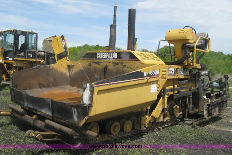 image for item J2802 Caterpillar AP-650B asphalt paver