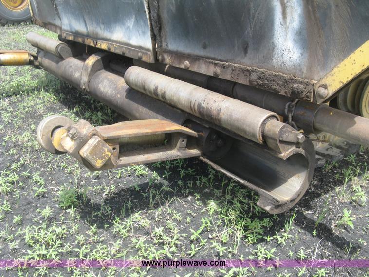 image for item J2802 Caterpillar AP-650B asphalt paver