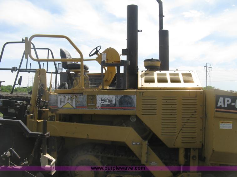 image for item J2802 Caterpillar AP-650B asphalt paver