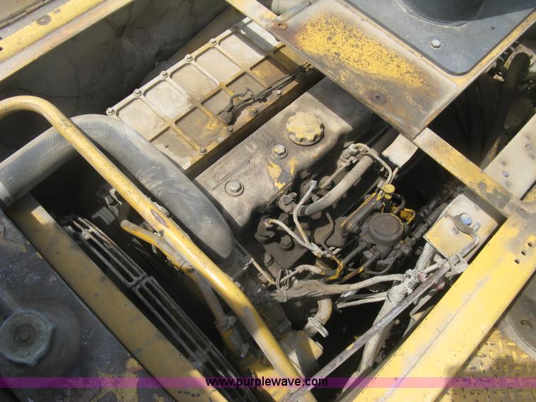image for item J2802 Caterpillar AP-650B asphalt paver
