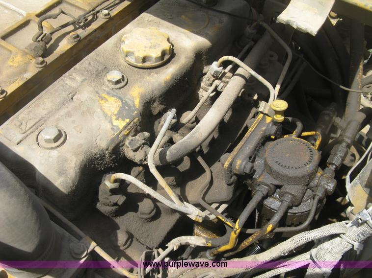 image for item J2802 Caterpillar AP-650B asphalt paver