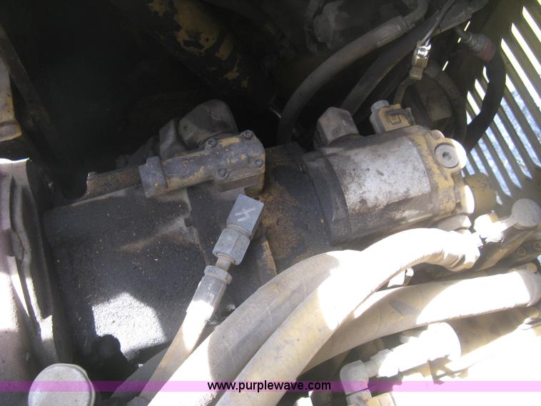 image for item J2802 Caterpillar AP-650B asphalt paver