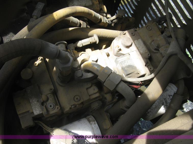 image for item J2802 Caterpillar AP-650B asphalt paver