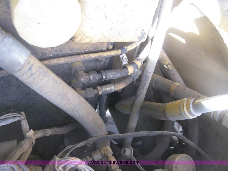 image for item J2802 Caterpillar AP-650B asphalt paver