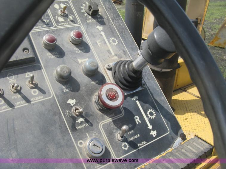 image for item J2802 Caterpillar AP-650B asphalt paver