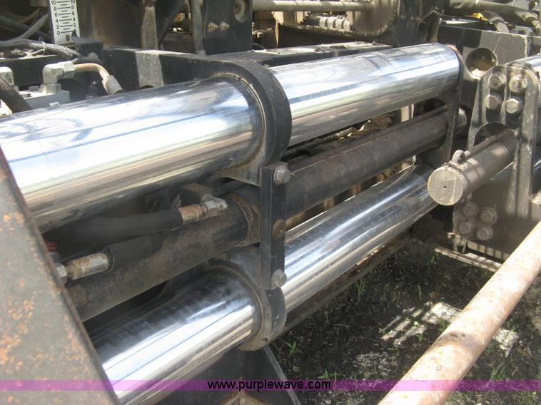 image for item J2802 Caterpillar AP-650B asphalt paver